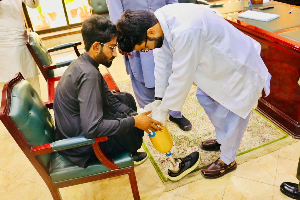 Prosthesis distributed as EID gifts at Layyah